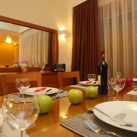 Adelais Βίλα Τσουκαλάδες