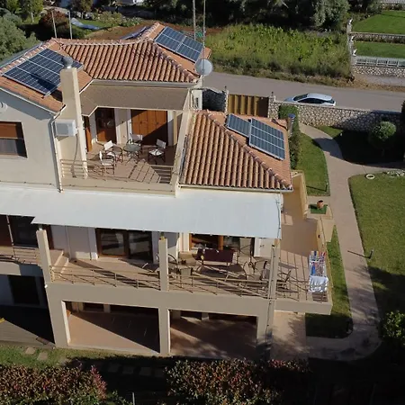 Adelais Villa